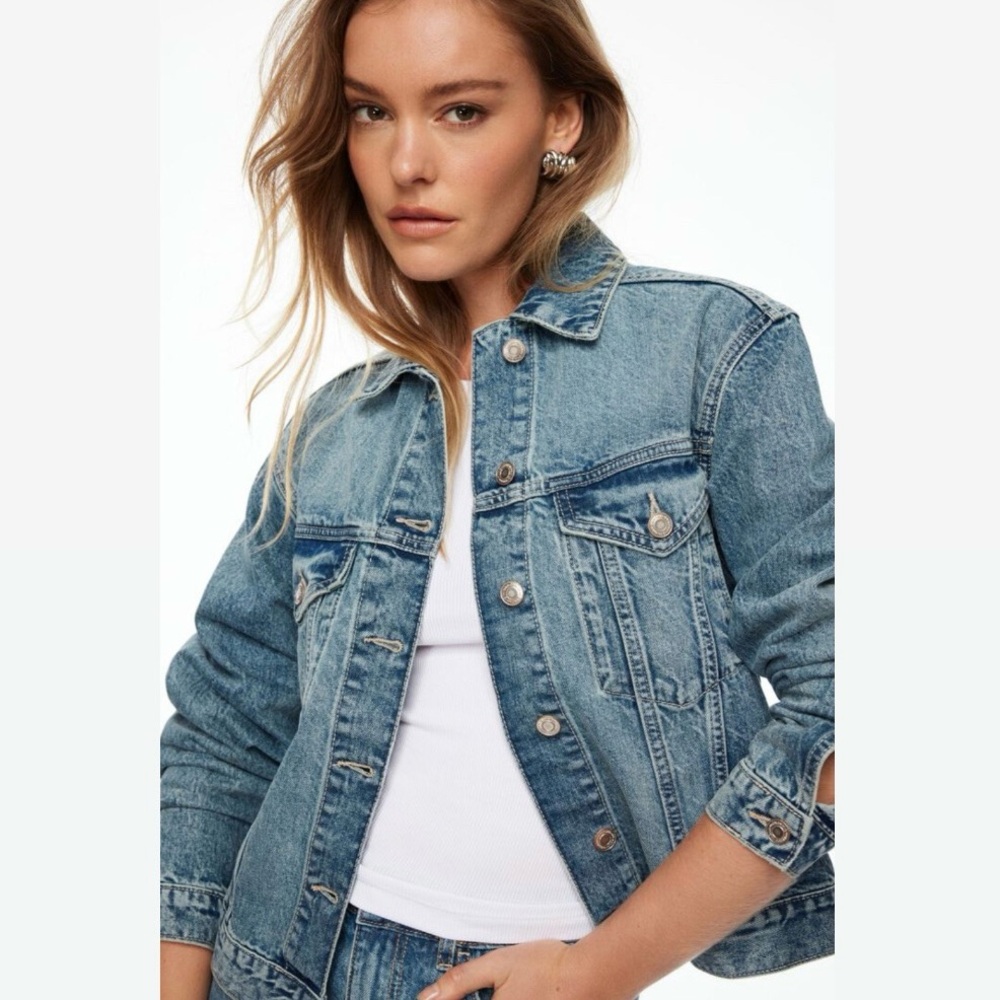 DYNAMITE Vintage Medium/Light Wash Button Down Pockets Jean Jacket Medium